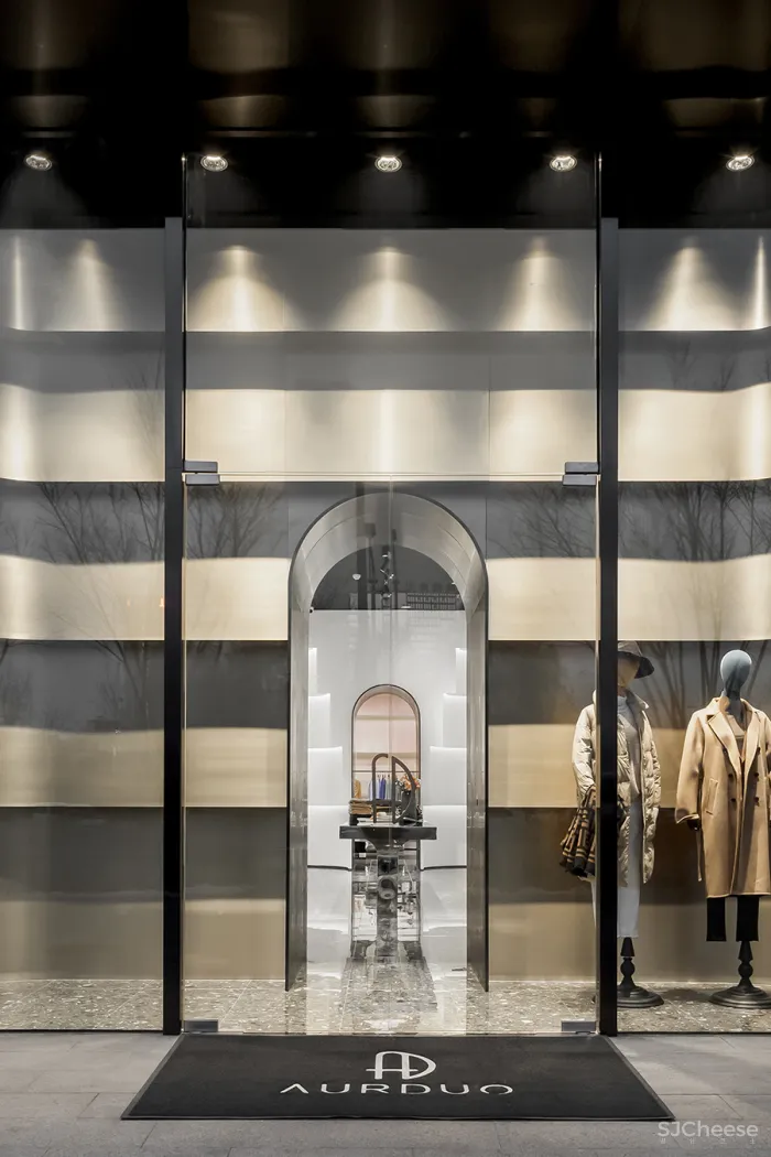 留白设计 • AURDUO|沙漠之城,峡谷语言地有趣融合