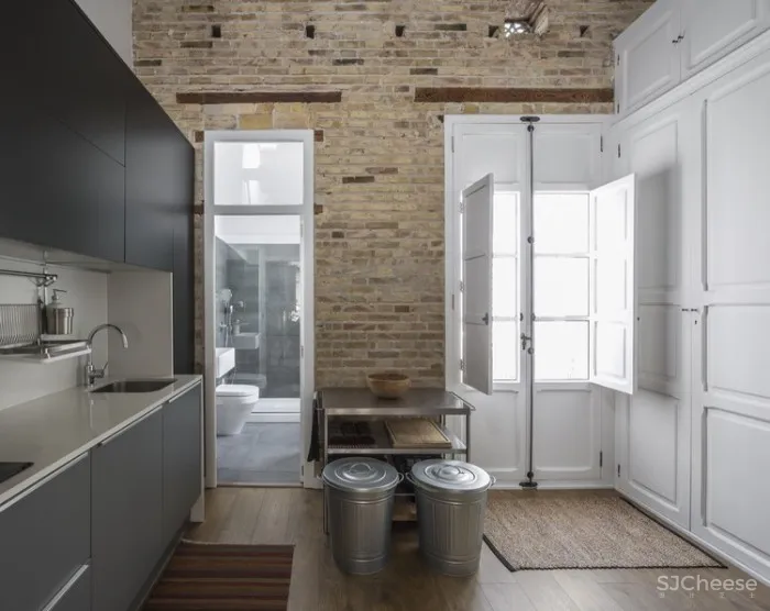 Loft Renovation in El Cabañal AMBAU TALLER D’ARQUITECTES