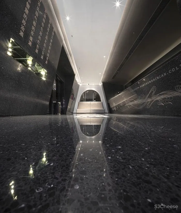 白酒继续飙车 单日暴涨3100亿!茅台有多“Dior”?网友:“看完这家酒俗体验馆就知道买哪一股了!”