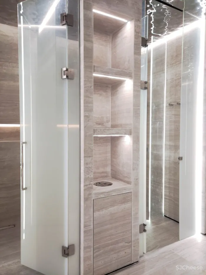 热炼「熔」城,史上“最黑”的健身房却如此酷帅