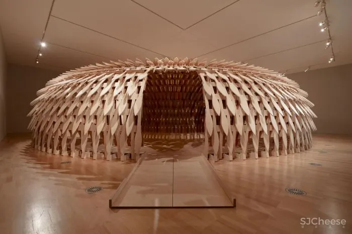 隈研吾新作又把木头玩出新花样!这是要集齐建筑材料的一百种玩法?