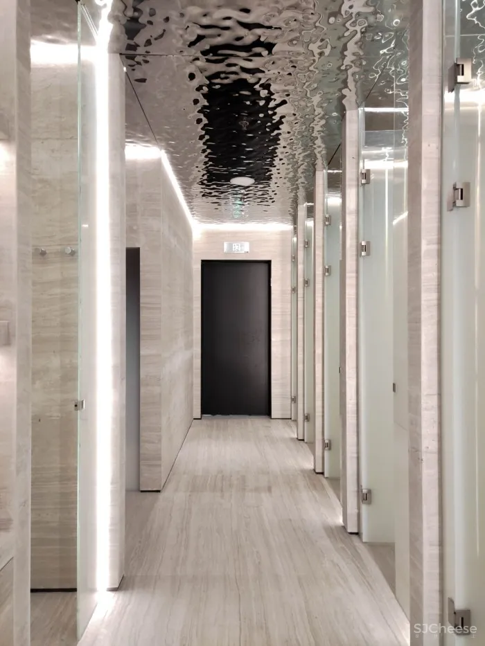 热炼「熔」城,史上“最黑”的健身房却如此酷帅