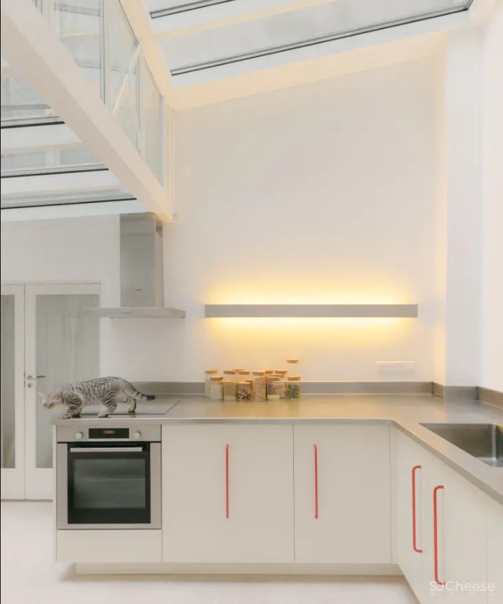 老宅不仅得到了翻新,还加入了许多屋主超爱的艺术元素