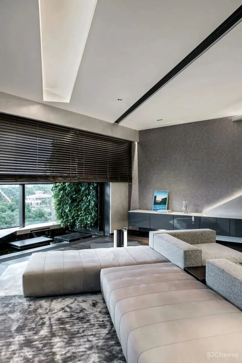 遁入时光之外 刘荣禄国际