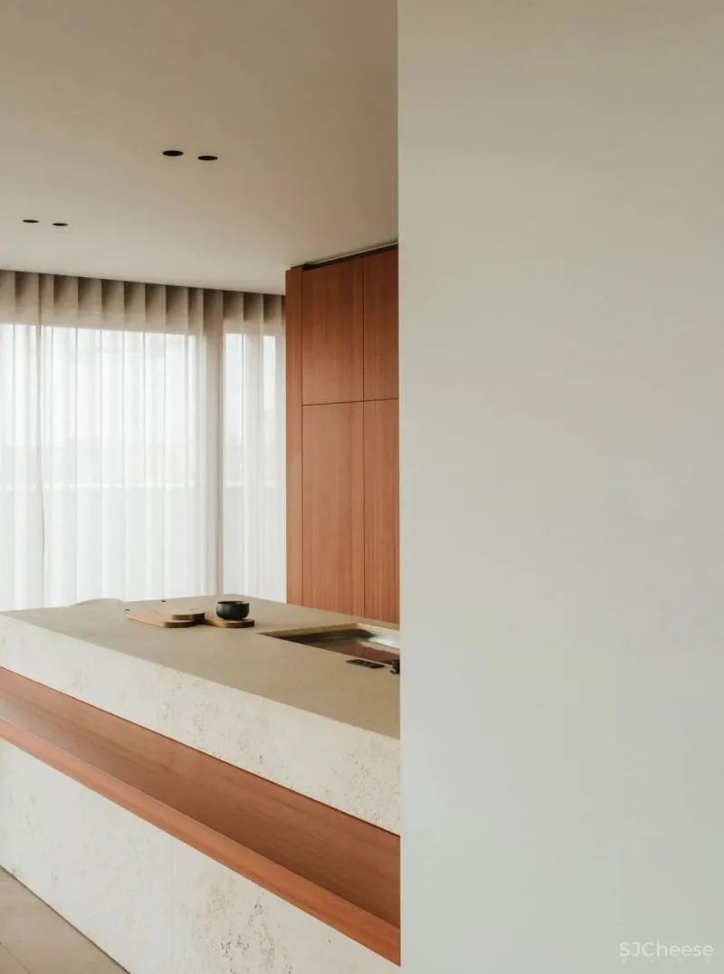 125㎡顶层公寓现代极简室内装饰设计