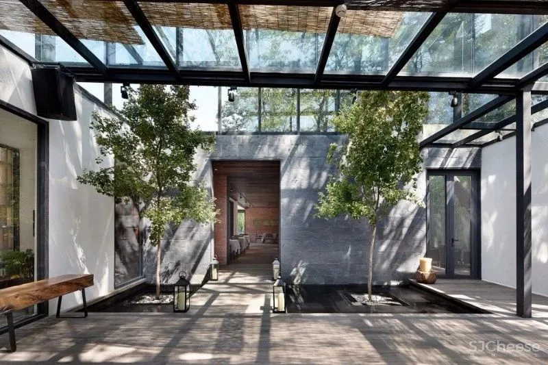 “下沉式”庭院来袭,比传统院子更实用!