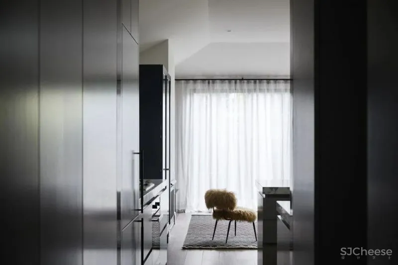 看惯了金碧辉煌的豪宅,怀念这种朴素的简约风