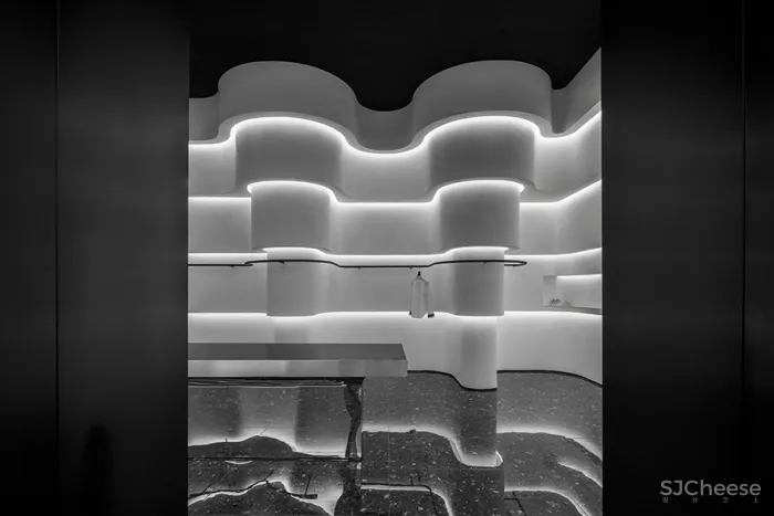 留白设计 • AURDUO|沙漠之城,峡谷语言地有趣融合