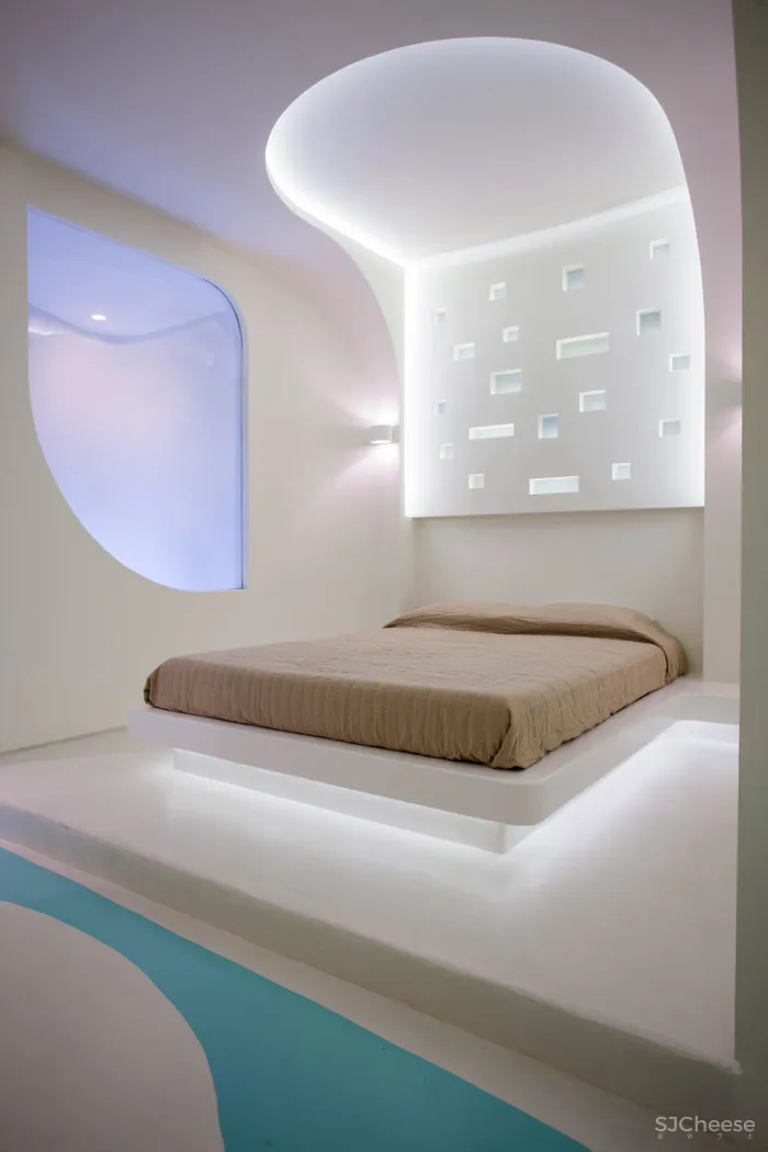 KLab decks out Santorini hotel in smooth curves