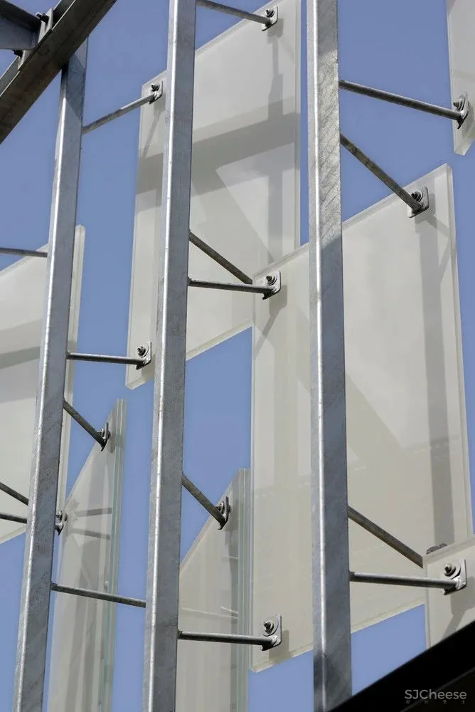 隈研吾新作又把木头玩出新花样!这是要集齐建筑材料的一百种玩法?