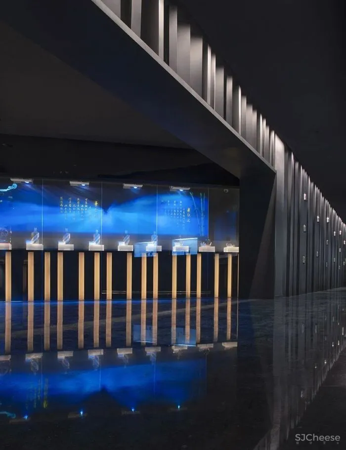 白酒继续飙车 单日暴涨3100亿!茅台有多“Dior”?网友:“看完这家酒俗体验馆就知道买哪一股了!”