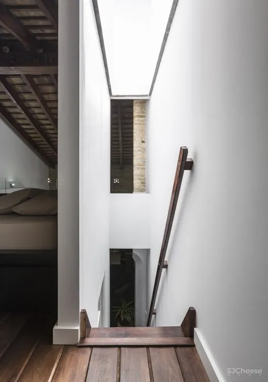 Loft Renovation in El Cabañal AMBAU TALLER D’ARQUITECTES