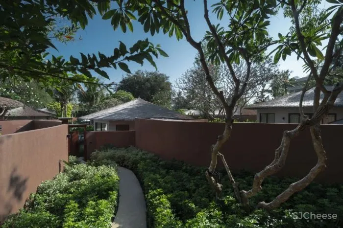 泰国又出极致度假酒店:面朝大海,融于自然!