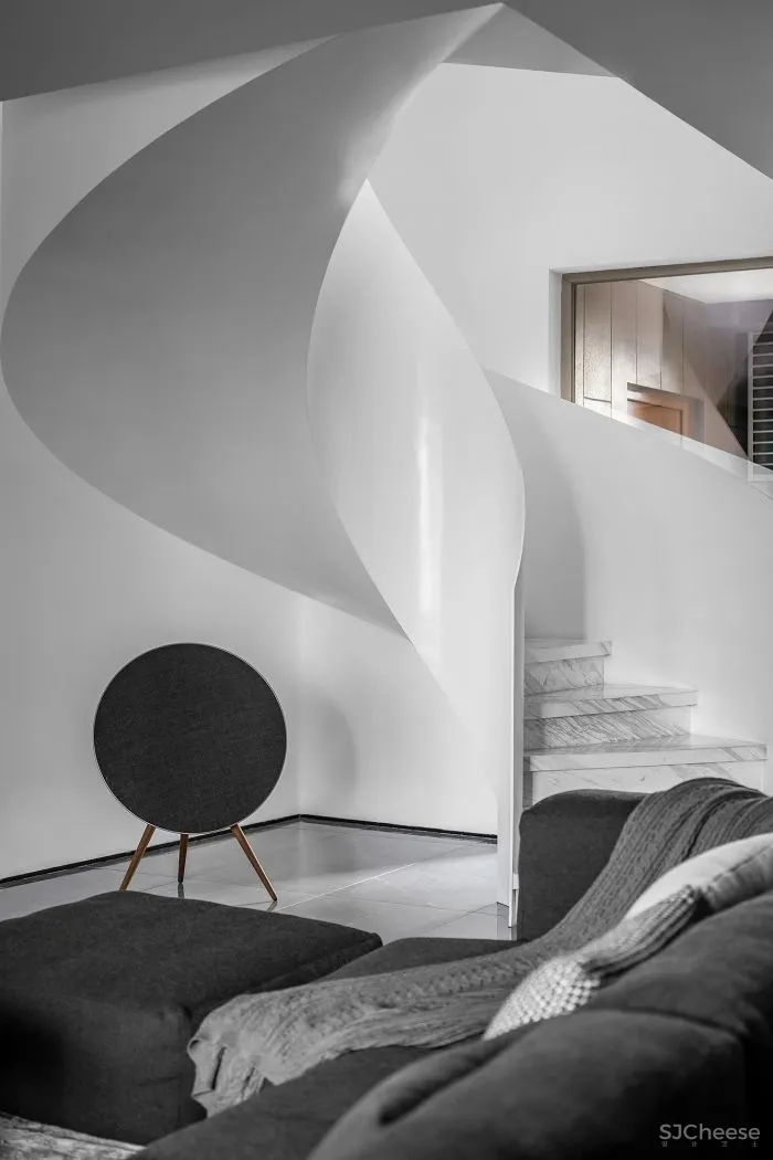 200㎡现代简约,时尚的弧形楼梯,舒适温馨的家,档次优雅!