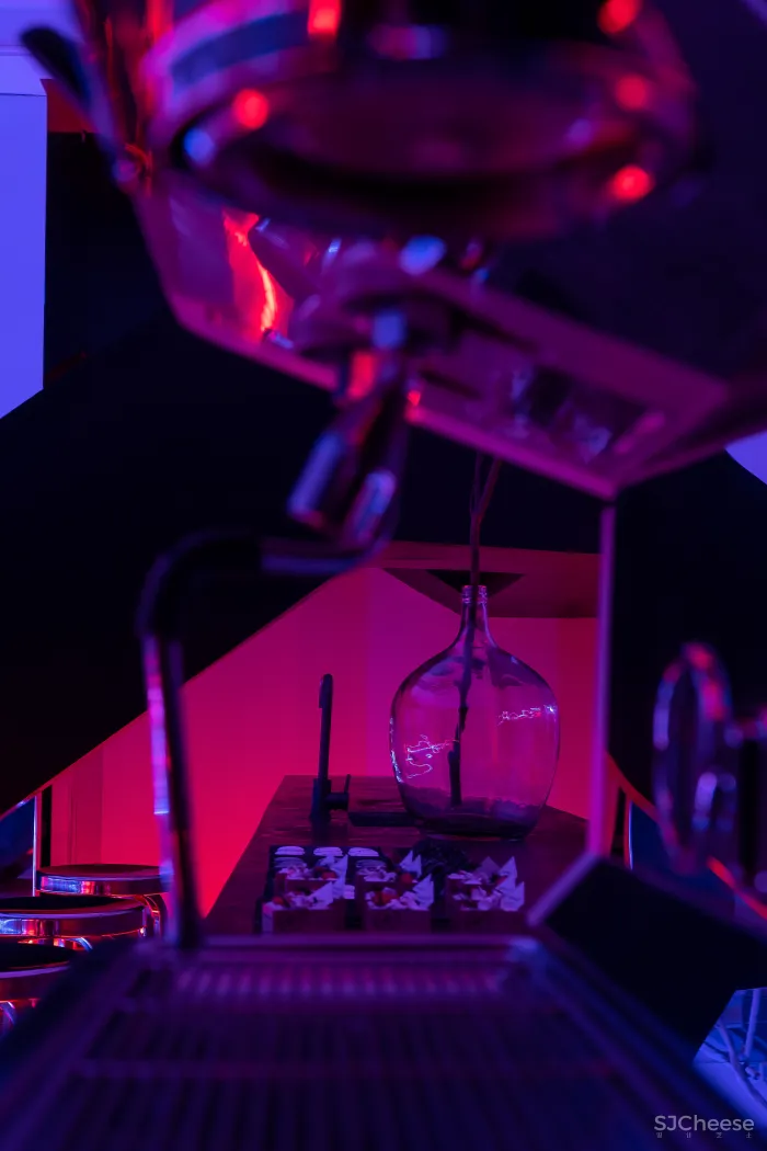 GHB空间设计 × E.Mo 光影虚实中的维度