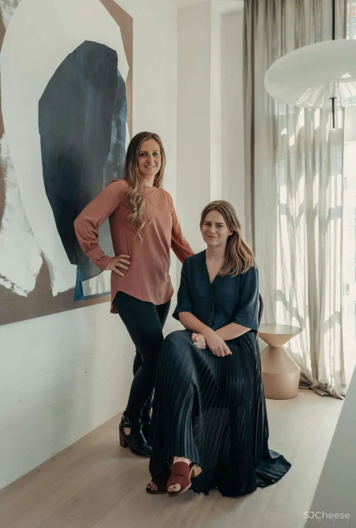 开放式布局的平层公寓,简约而不简单的材质细节