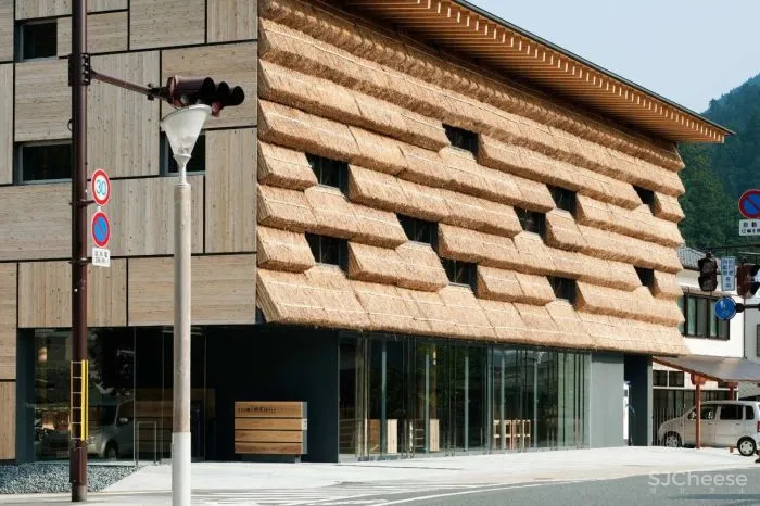 隈研吾新作又把木头玩出新花样!这是要集齐建筑材料的一百种玩法?