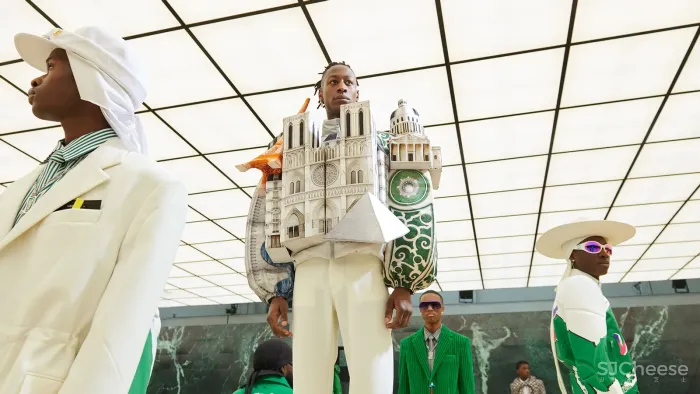 LV、Prada、Dior...最新秀场设计,2021疫情下的直播大秀