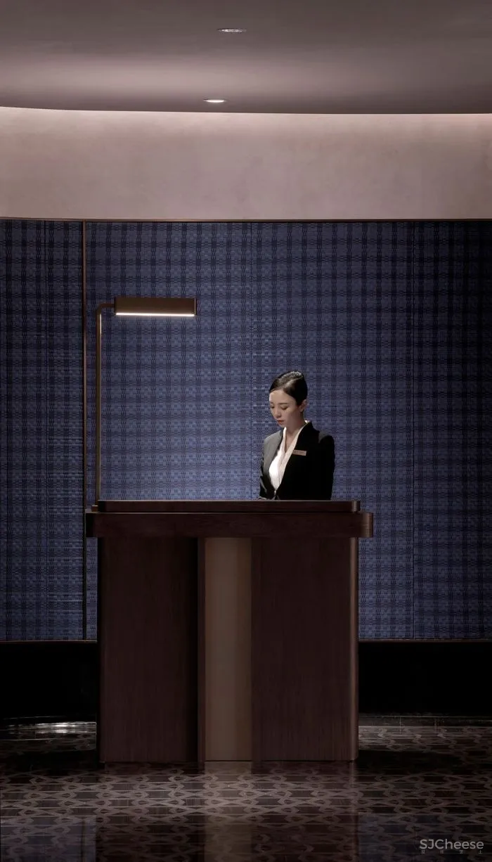 琚宾最新力作 重庆最高豪宅地标:江北嘴「国际金融中心A ONE」营销中心