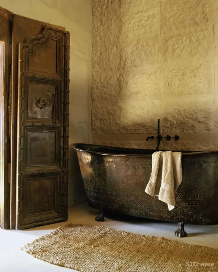 普罗旺斯百年建筑改造的精品酒店,建筑的时间感比薰衣草更迷人!