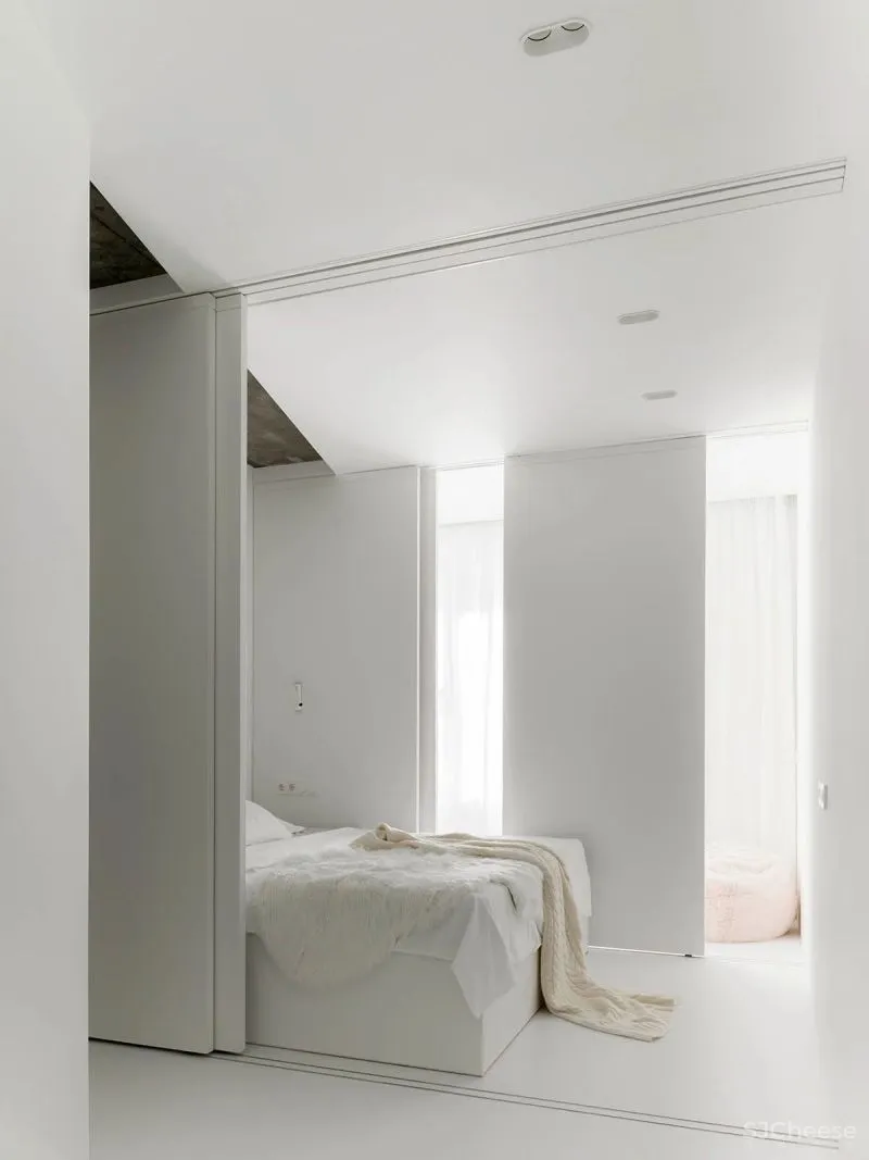 70㎡女生单身公寓，白色至上，前卫时尚