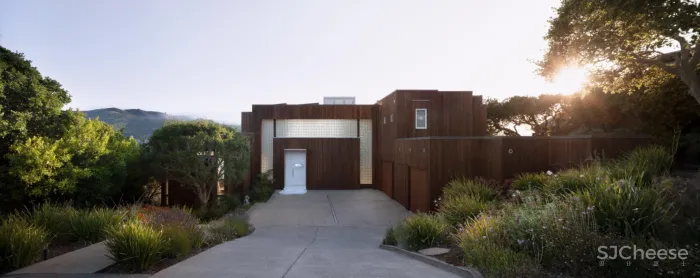 他们的家被改造成了一个能融化的盒子?