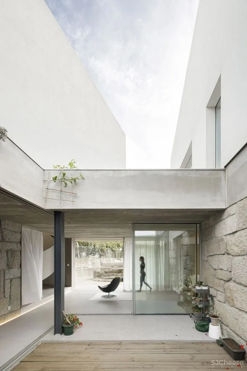 寂静深处有人家 葡萄牙贡多马尔CASA RIO住宅