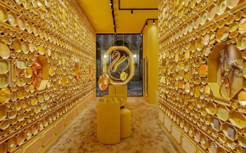 施华洛世奇(swarovski)全新概念店,并推出了全新的品牌标识