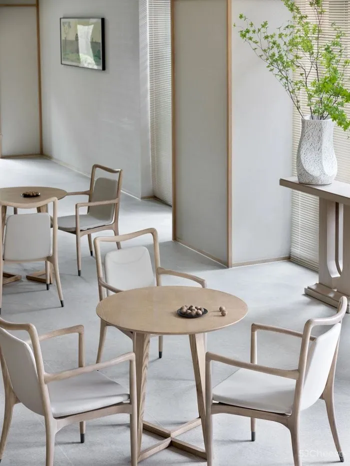 千墨设计 银杏树下朴实无华的平静