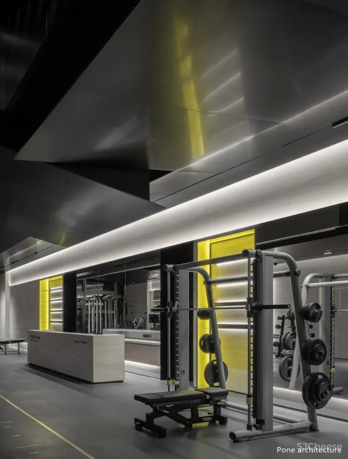 热炼「熔」城,史上“最黑”的健身房却如此酷帅