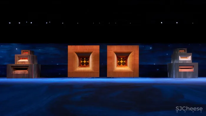 LV、Prada、Dior...最新秀场设计,2021疫情下的直播大秀