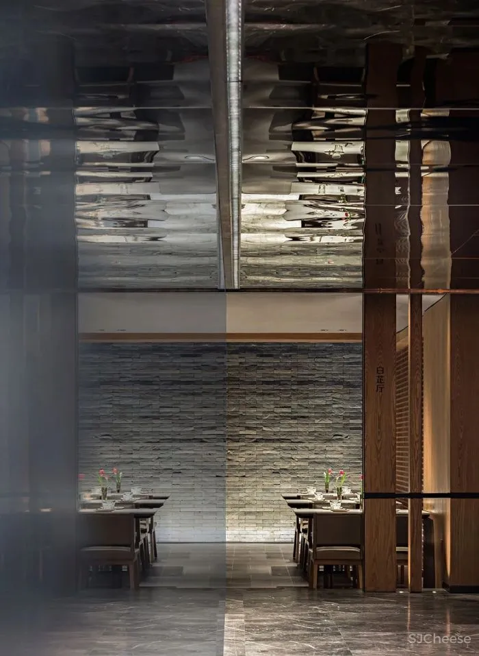 从簋街“长出来”的京城名餐厅 胡大总店，北京 IN·X屋里门外