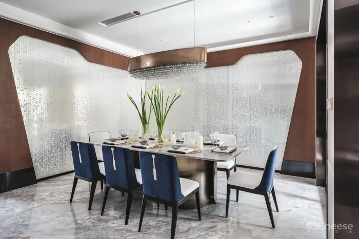 650㎡ 独栋别墅,以水为线 · 与水共生!