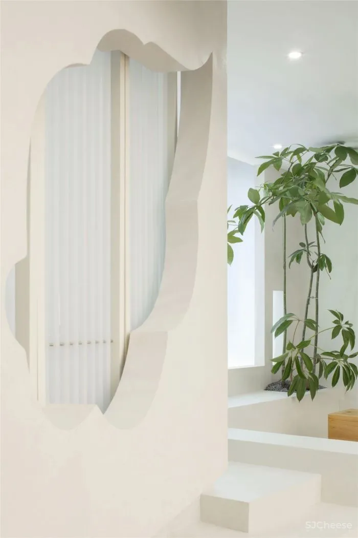 白色为主的空间，一种朴素的处世之道