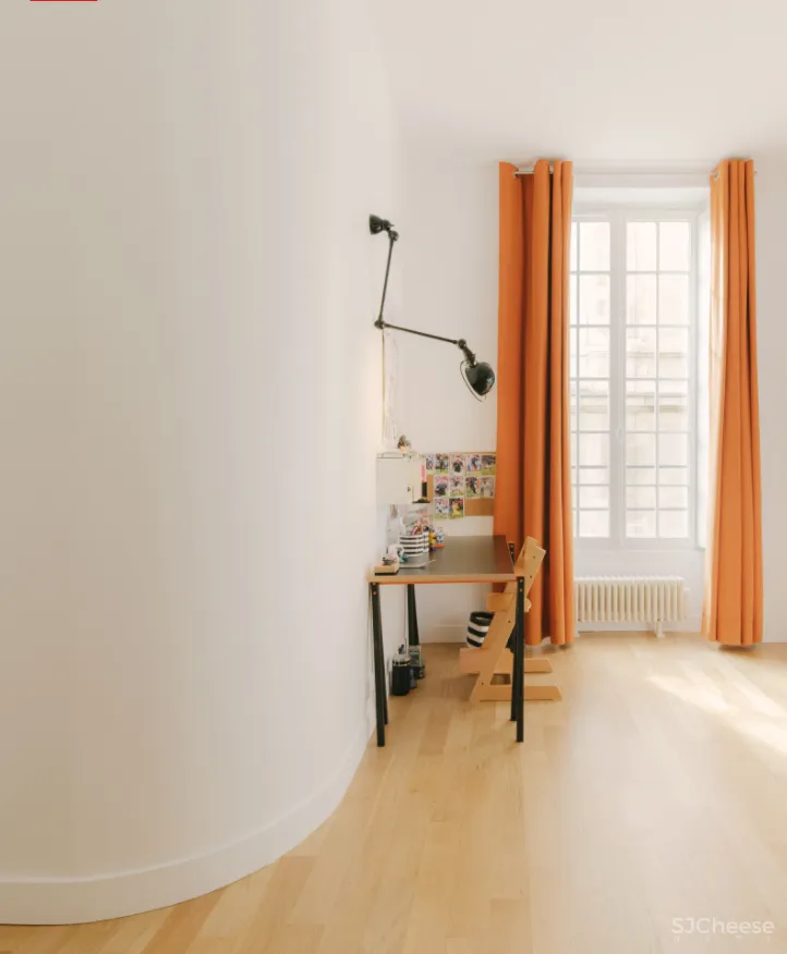 老宅不仅得到了翻新,还加入了许多屋主超爱的艺术元素