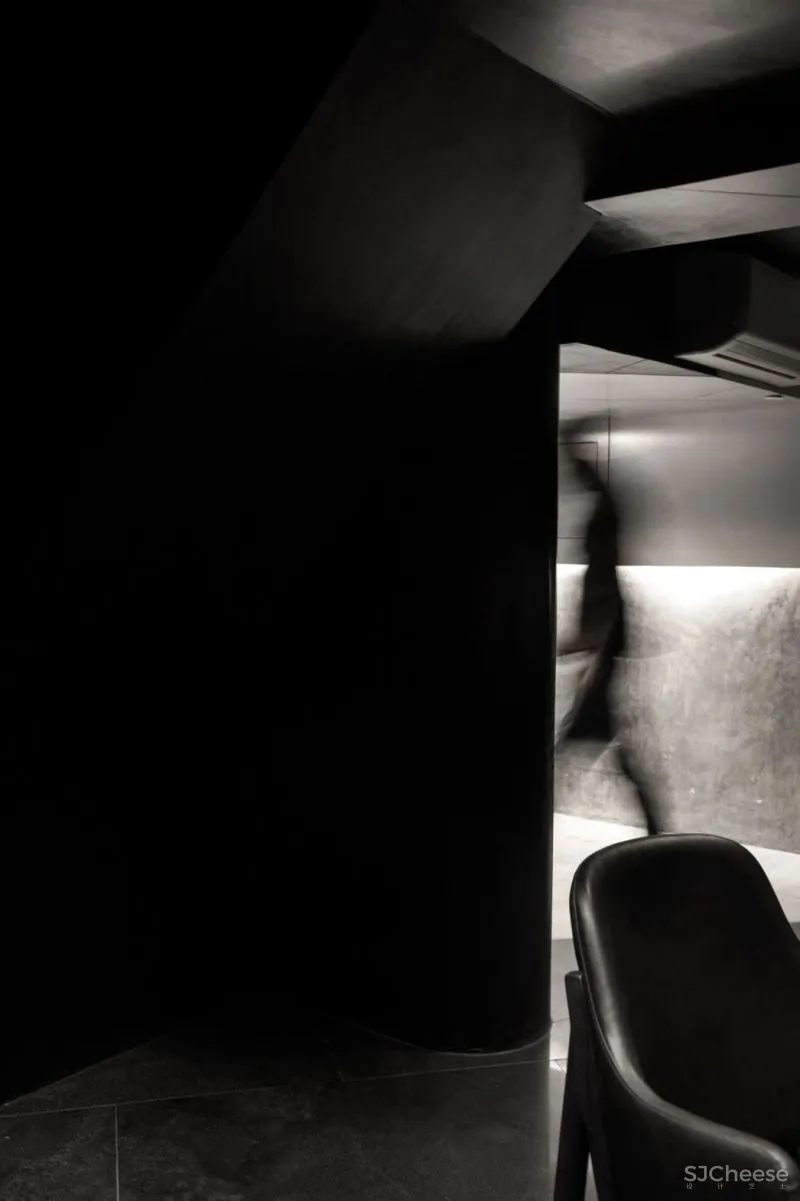 RENESA ARCHITECTURE新作|暗黑式混凝土结构