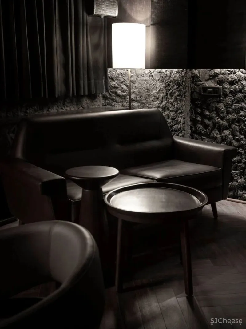 RENESA ARCHITECTURE新作|暗黑式混凝土结构