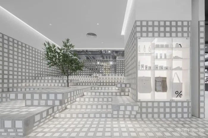 曼谷%咖啡店,手工瓷砖和砌块构建整个空间的想法。