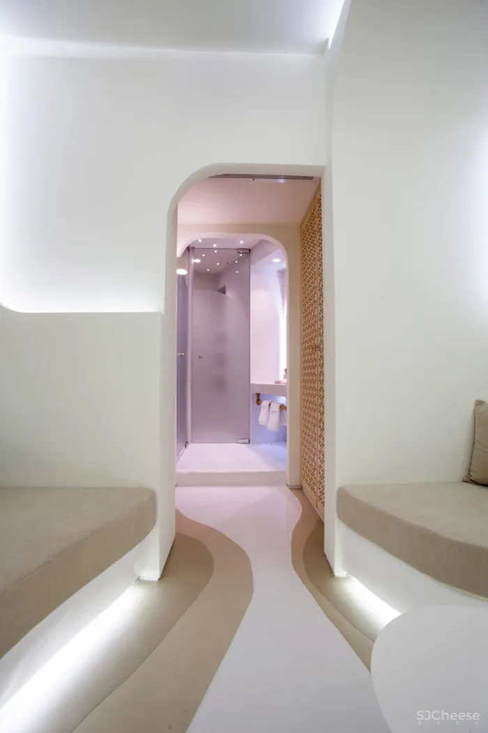KLab decks out Santorini hotel in smooth curves