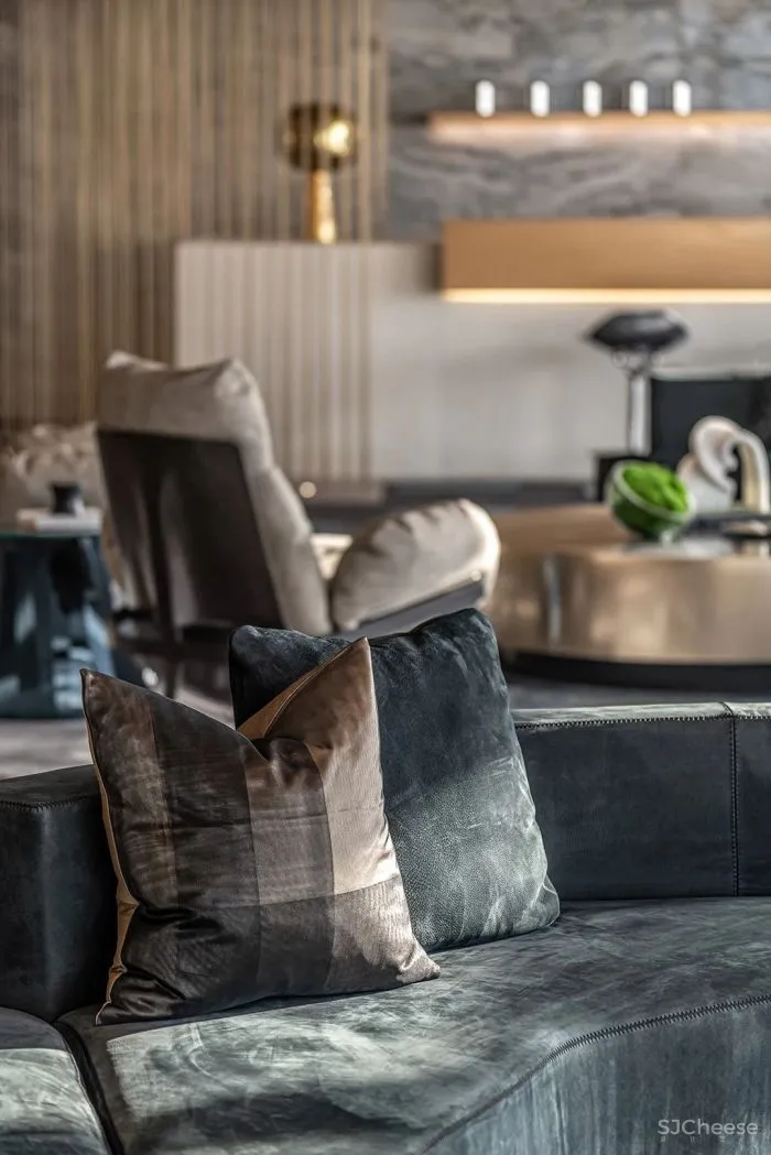 AN AURA 段志 大百汇广场，深圳福田 CBD 超甲级办公的艺术实践