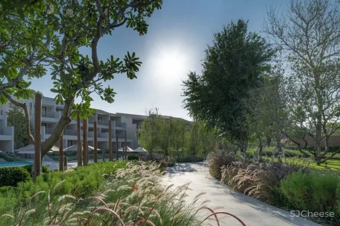 泰国又出极致度假酒店:面朝大海,融于自然!