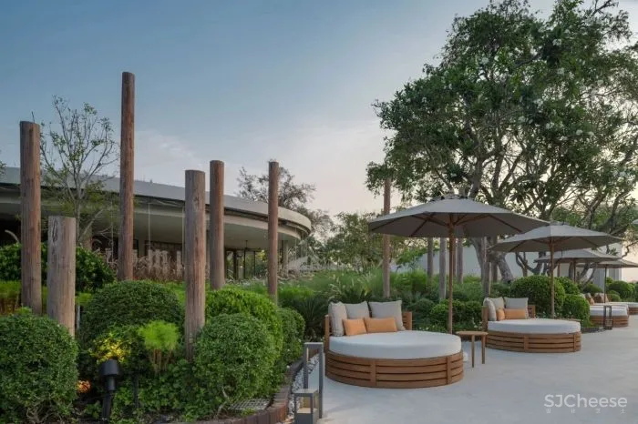 泰国又出极致度假酒店:面朝大海,融于自然!