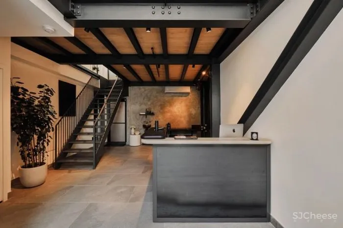 Eva Krbdk 设计 多样材料相平衡的艺术空间 Atelier Eva纹身室