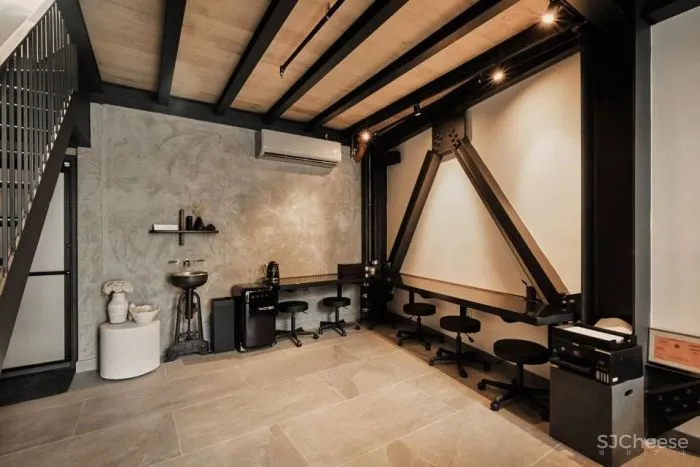 Eva Krbdk 设计 多样材料相平衡的艺术空间 Atelier Eva纹身室