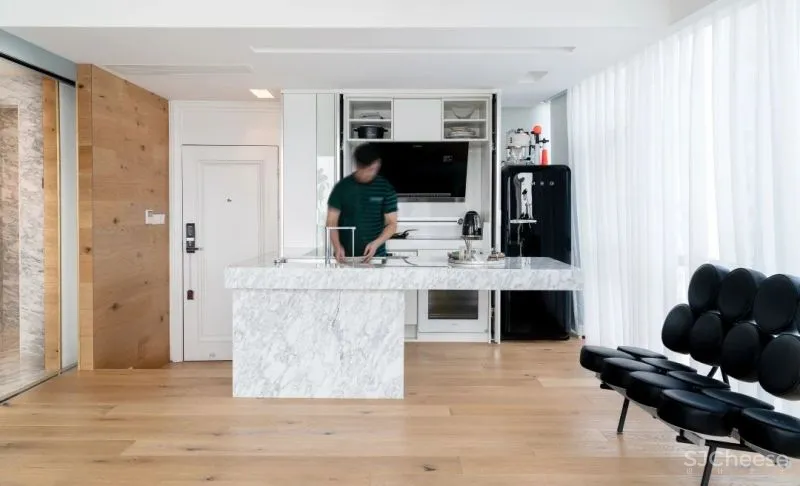 设计师独居51㎡,超大玻璃墙,卧室能隐身,地板能收纳!真·迷你豪宅!