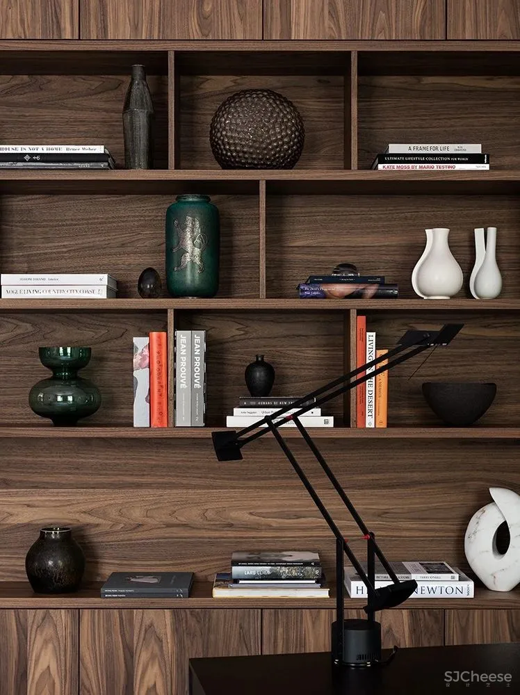 250㎡精致公寓,中世纪现代主义的清晰氛围!