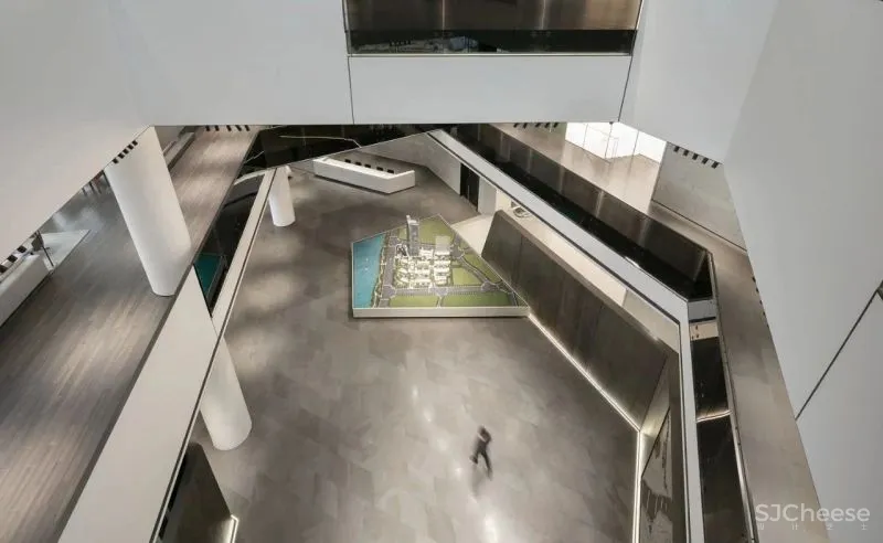 翘首眺江汉,低头见彩虹 DIA丹健国际