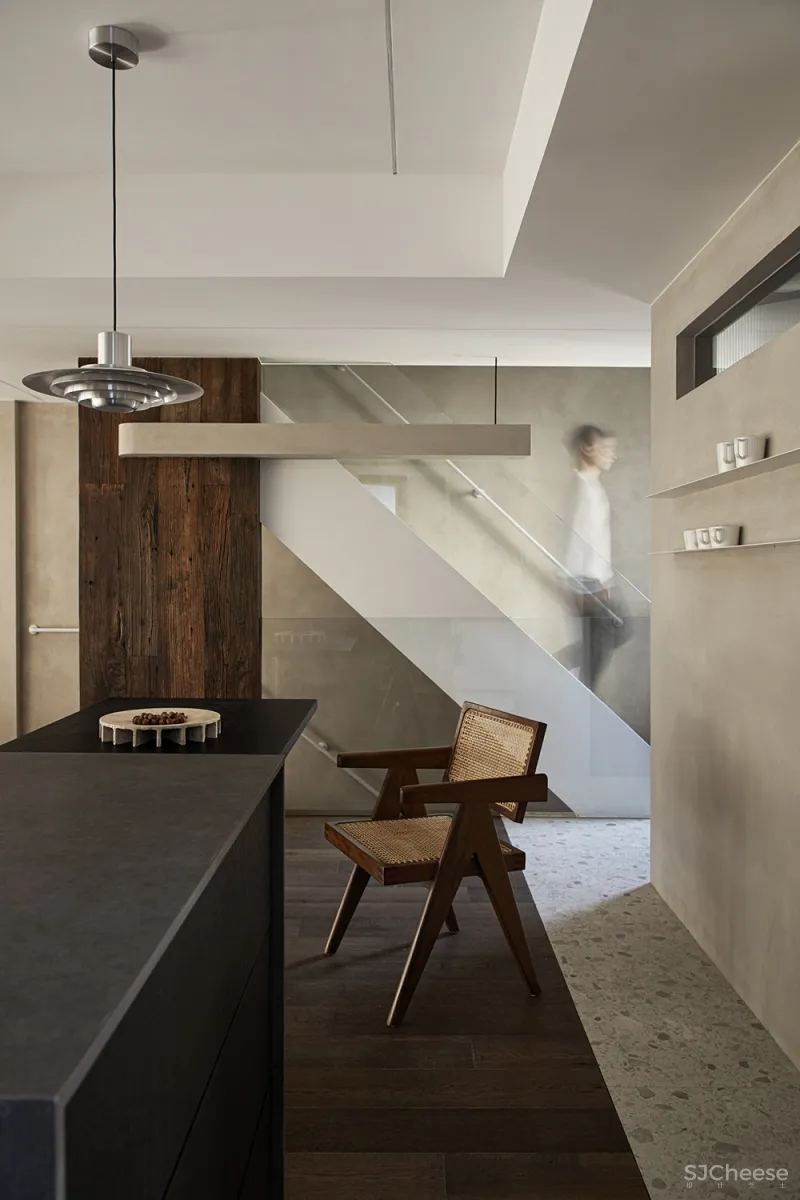 185㎡ 极简私宅,诧寂风 · 寻味生活本真!