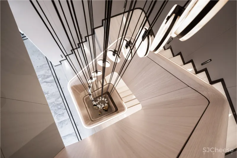 新作 王舒森:家人闲坐,灯火可亲