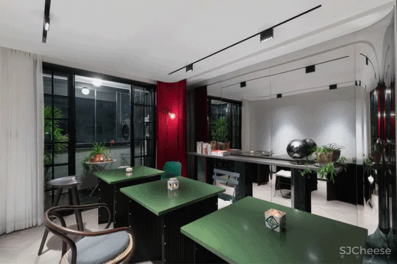 新作 “老破小”中的家庭剧院，上海 寻长设计